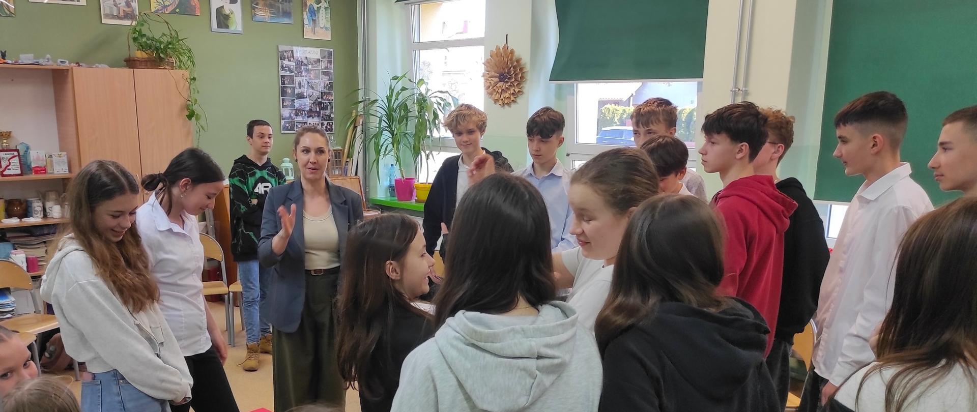 Warsztaty profilaktyczne w klasie VII b w ramach projektu „Klub Trzcianka”. 