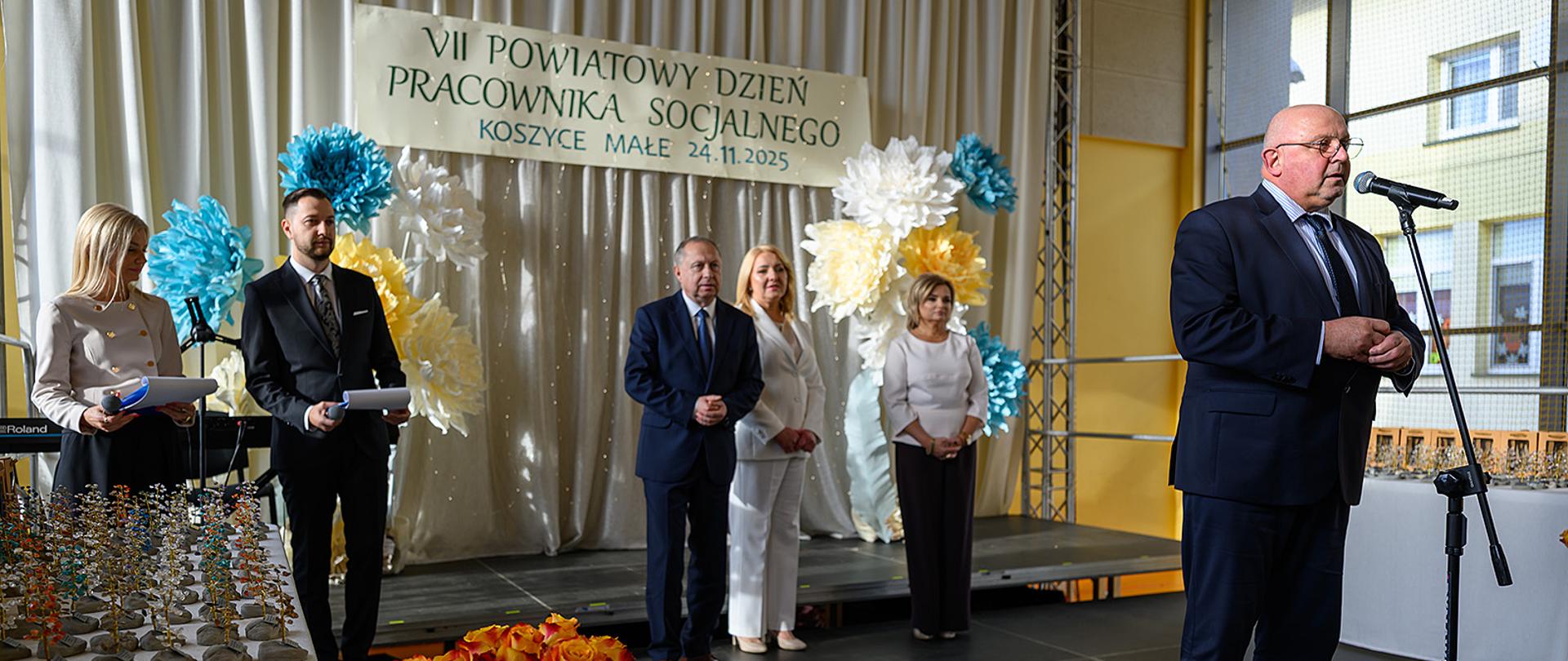 Starosta Tarnowski przemawia podczas obchodów