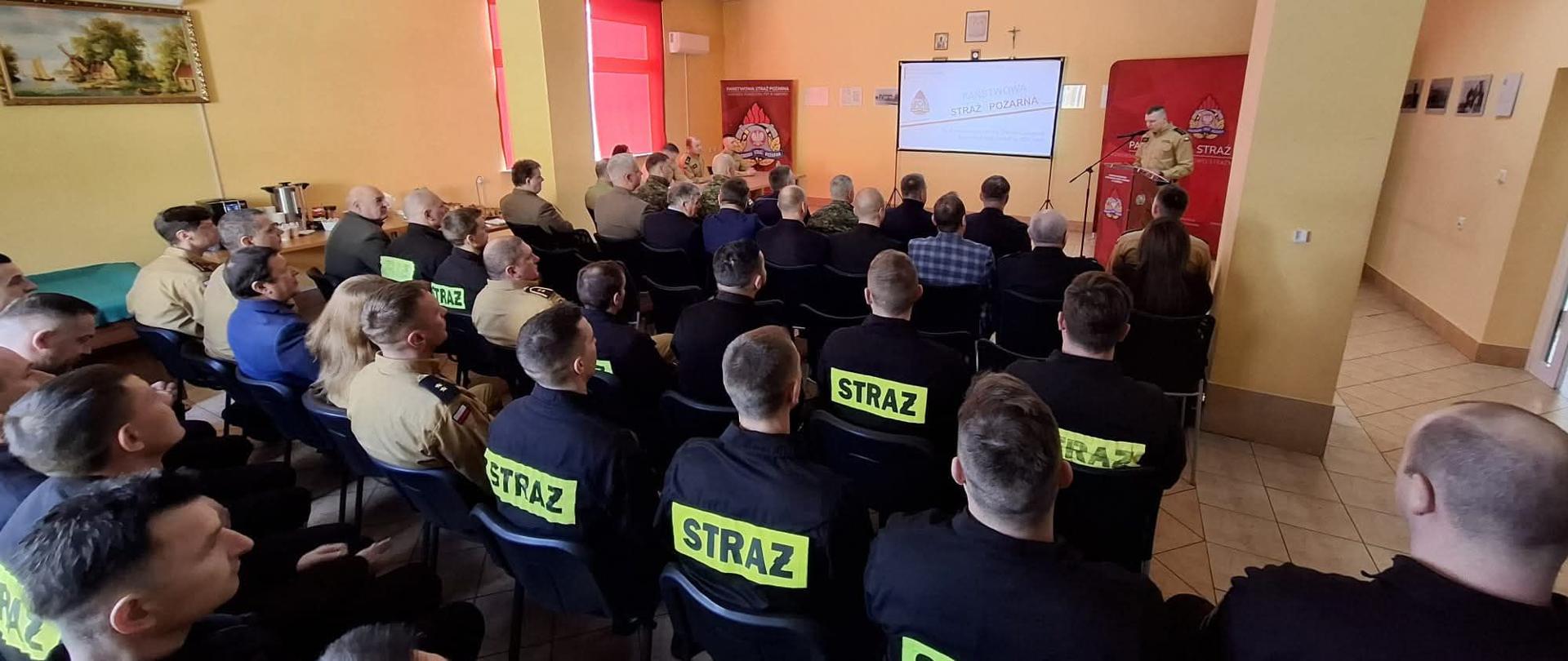 Strażacy podczas obrad