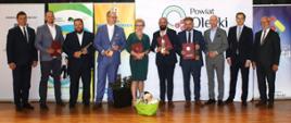 Tegoroczni laureaci Perły Powiatu Oleskiego oraz nagrody specjalnej Czarnej Perły Powiatu Oleskiego