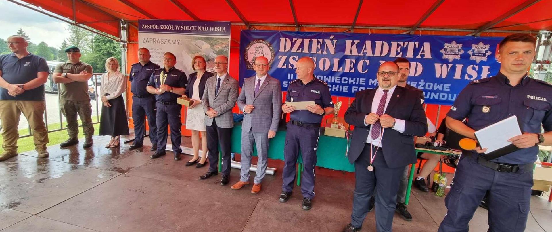 Uczestnicy wydarzenia tuż przed rozdaniem nagród.