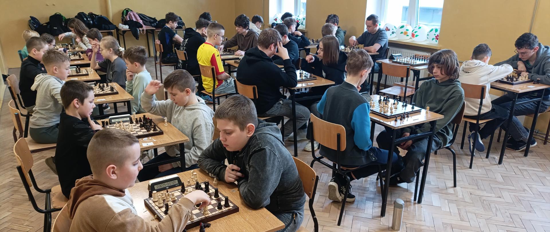 II Szkolny Turniej Szachowy – emocje, rywalizacja i sukcesy młodych graczy