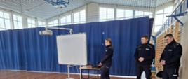Bezpiecznie podczas ferii zimowych - spotkanie z policjantami.