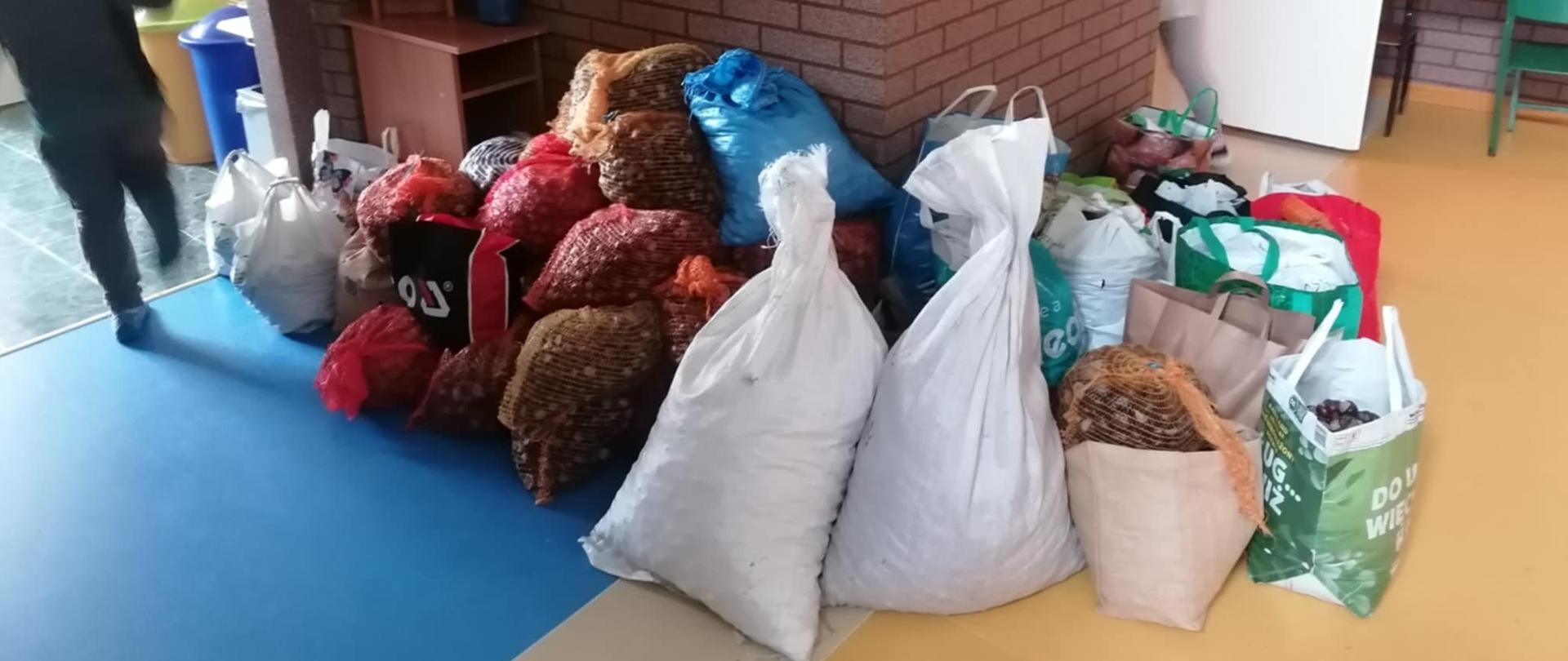 Akcja "Kasztanobranie" w Szkole Podstawowej im. Jana Pawła II w Żarnowie
