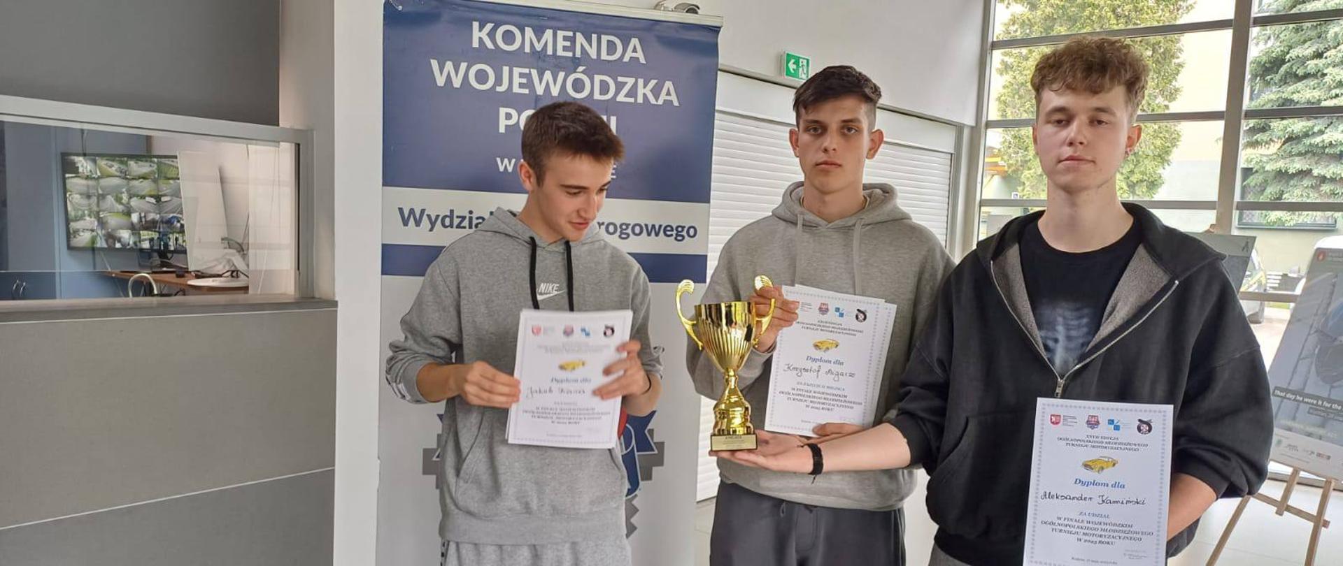Zwycięzka drużyna - II miejsce w Wojewódzkich Mistrzostwach Bezpieczeństwa Ruchu Drogowego w Krakowie