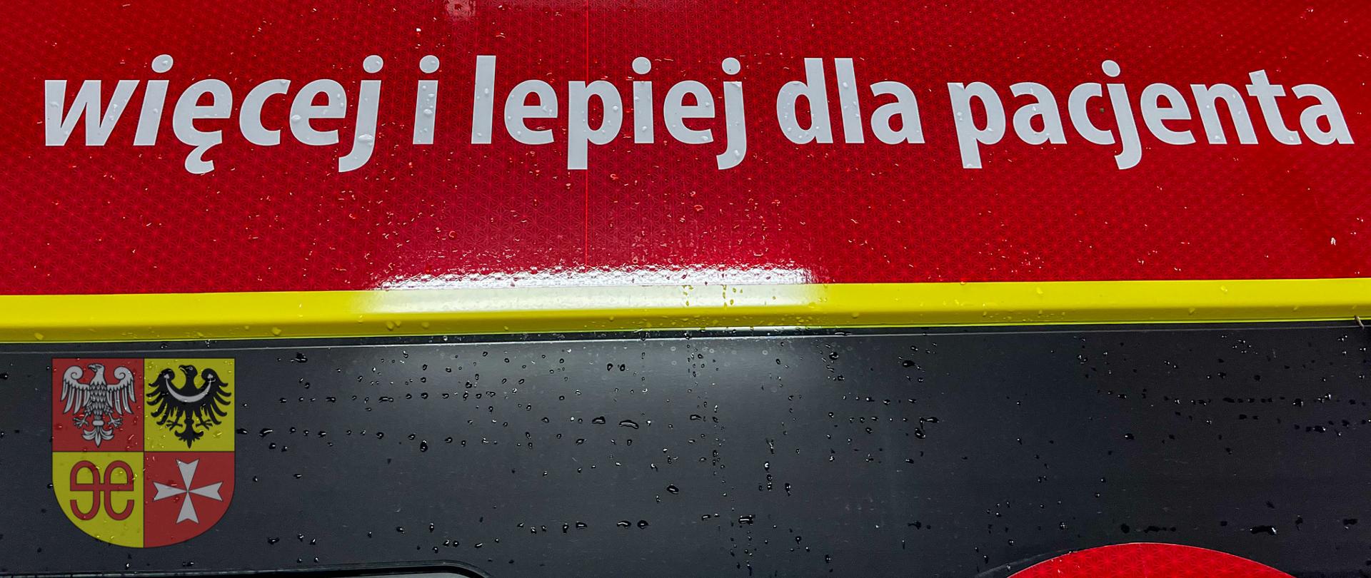 napis Więcej i lepiej dla pacjenta