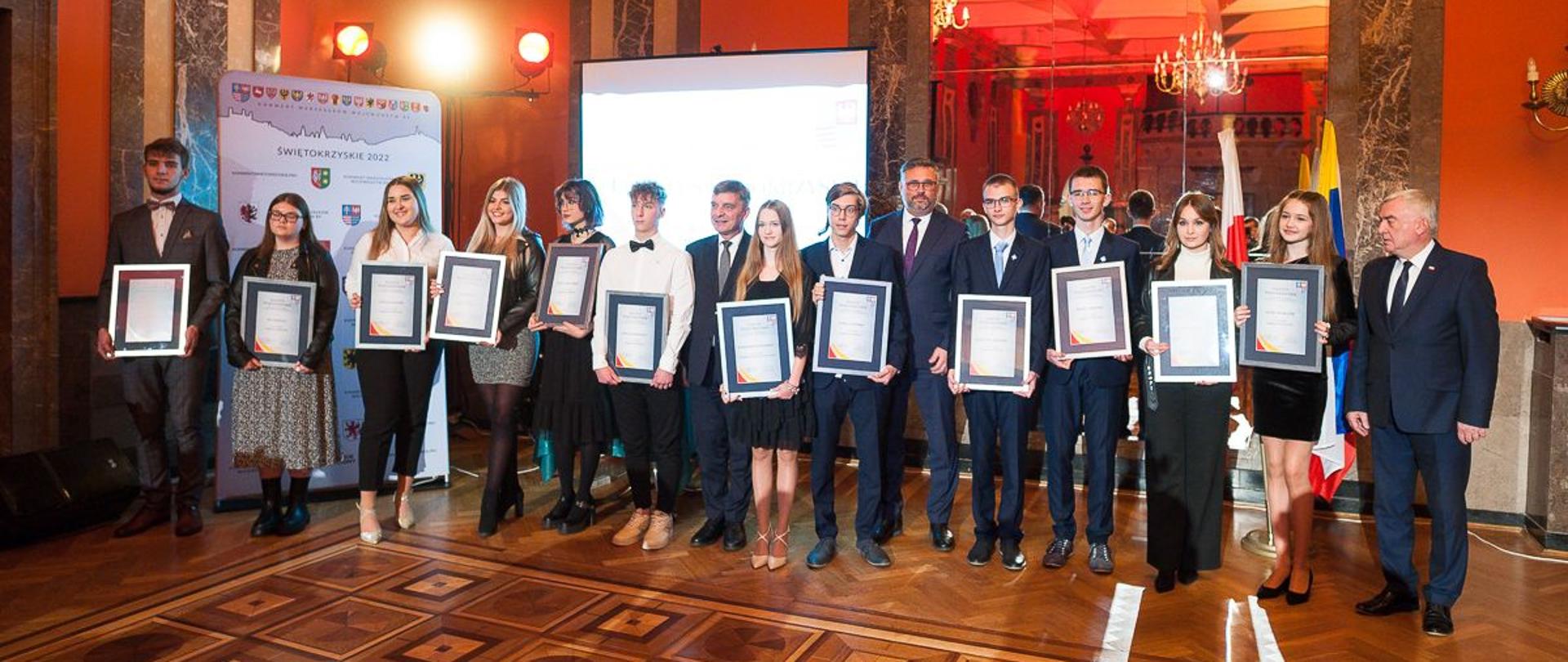 Uczniowie Bronka – „Talentami Świętokrzyskimi 2022”