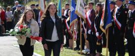 Poszczególne delegacje składają kwiaty
