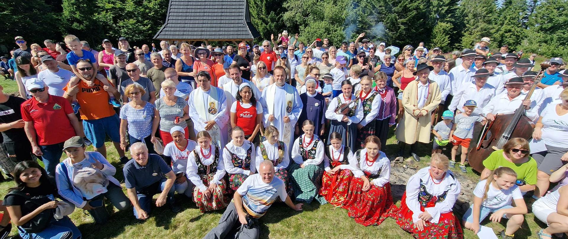 Uczestnicy spotkania na Łopieniu