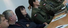 Posiedzenie Powiatowego Zespołu Zarządzania Kryzysowego - uczestnicy w trakcie posiedzenia