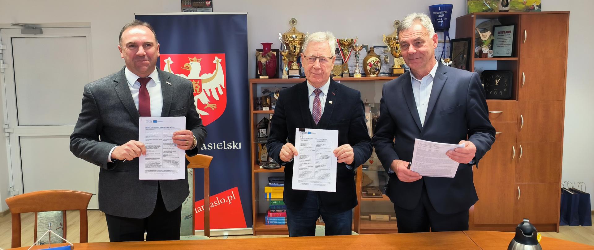 Umowa ze Słowakami na realizację „Budujemy w Jaśle, stabilizujemy w Svidnicke” podpisana
