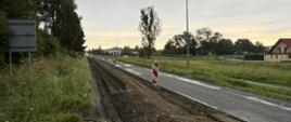 remontowane pobocze drogi na całym odcinku