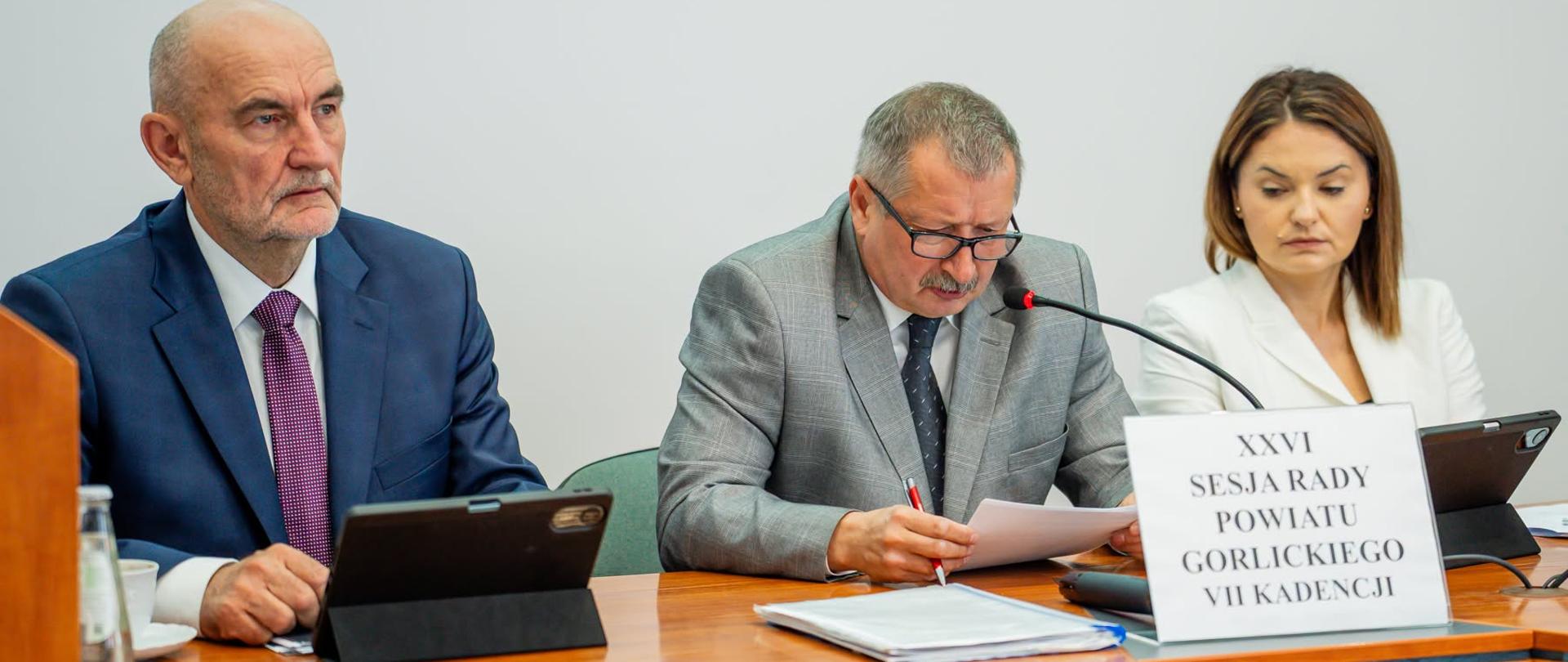 Prezydnium Rady Powiatu Gorlickiego: Jerzy Haberek, Krzysztof Zagóski, Mariola Spólnik