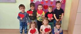 Dzieci z przedszkola w Wierzbicy świętujące Dzień Św. Walentego