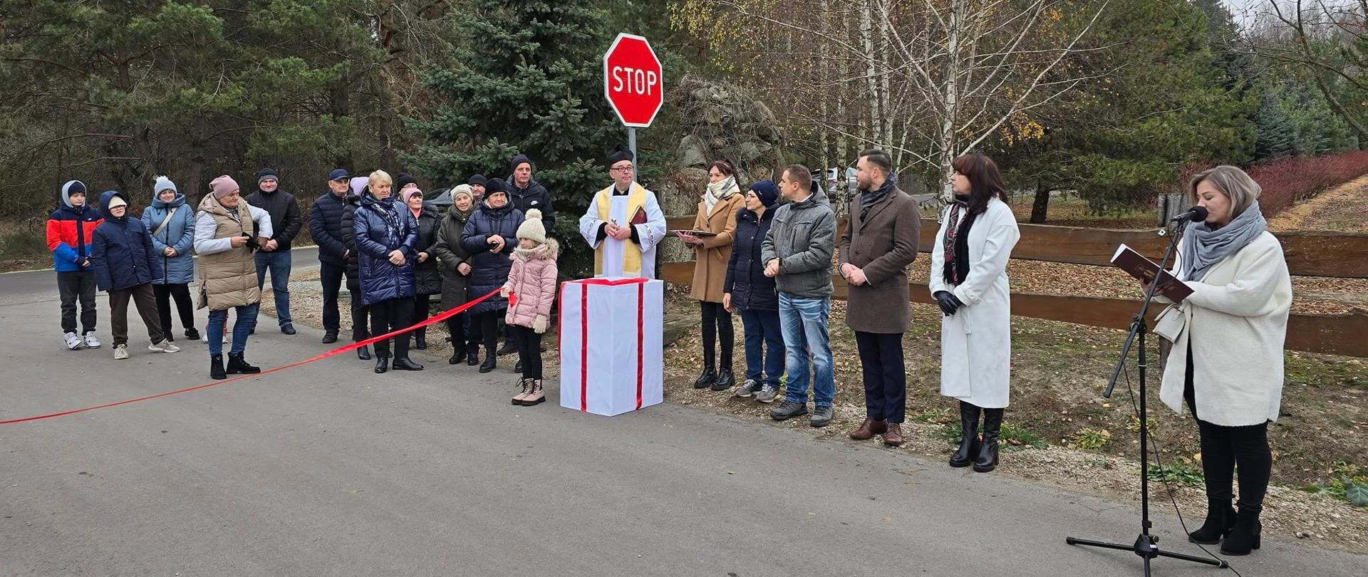 Uroczyste otwarcie wyremontowanej drogi w Klimontach