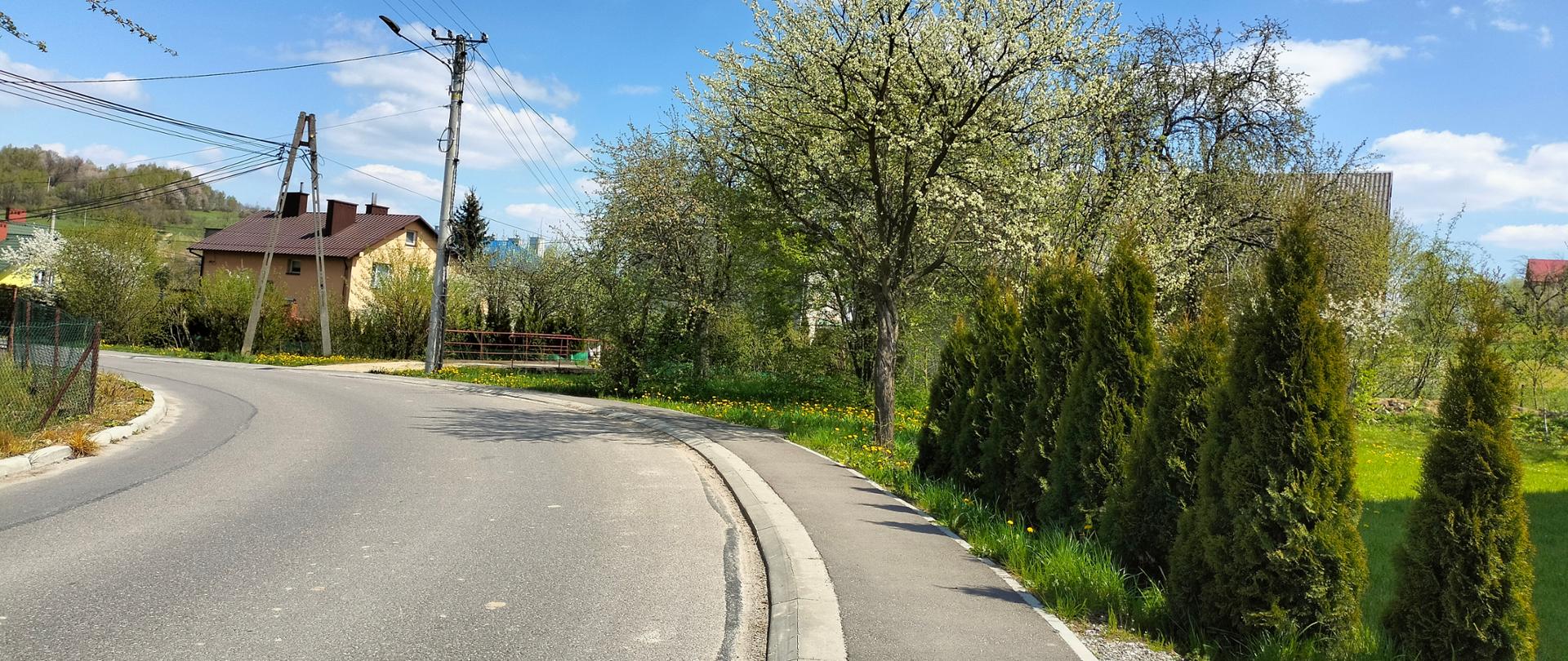 Chodnik w kierunku Maternówki