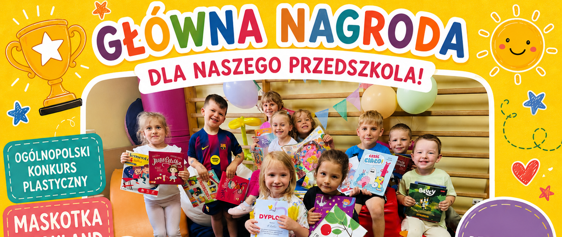 Grupa dzieci z nagrodami zdobytymi w ogólnopolskim konkursie plastycznym