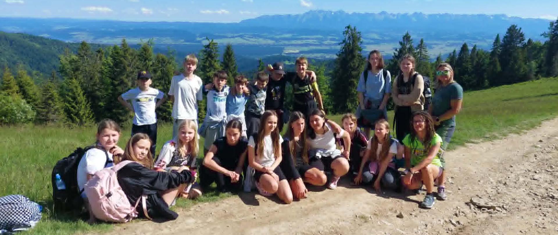 Uczniowie klasy 6 a podczas wycieczki w Gorce