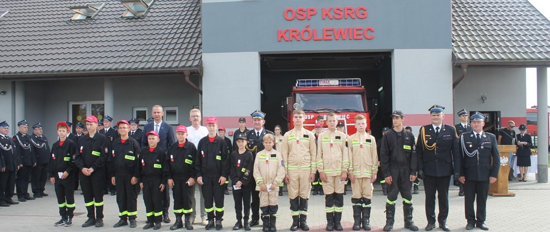 Przekazanie aktu włączenia Ochotniczej Straży Pożarnej w Królewcu do Krajowego Systemu Ratowniczo-Gaśniczego