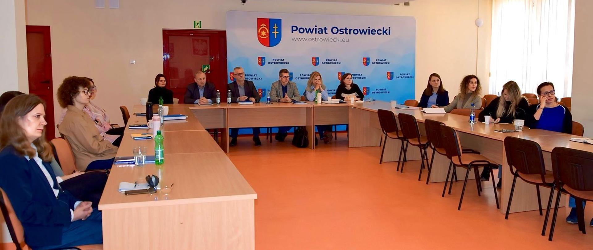 Szkolenie pracowników Starostwa Powiatowego w Ostrowcu Świętokrzyskim z zakresu obrony cywilnej i ochrony ludności