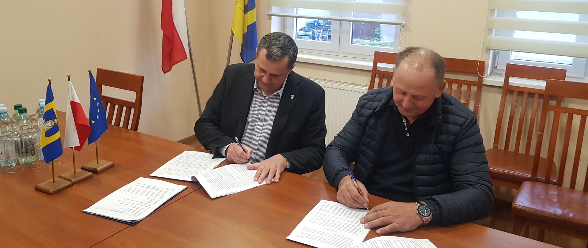 Podpisanie umowy na realizację zadania pn.: „ Zimowe trzymanie dróg Raba Wyżna w sezonie zimowy 2024/2025 ” - Sieniawa.