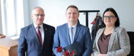 Moment wręczenia podziękowań