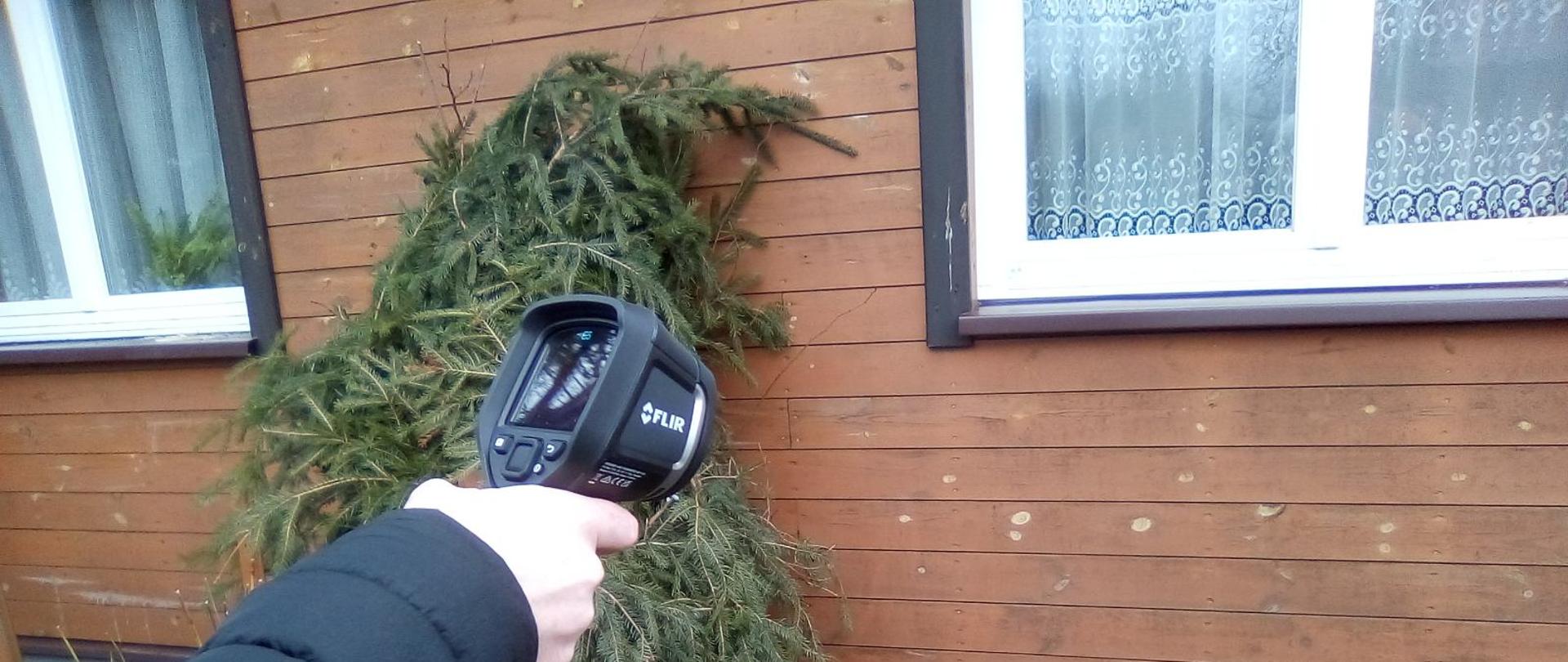 Moment badania kamerą termowizyjną