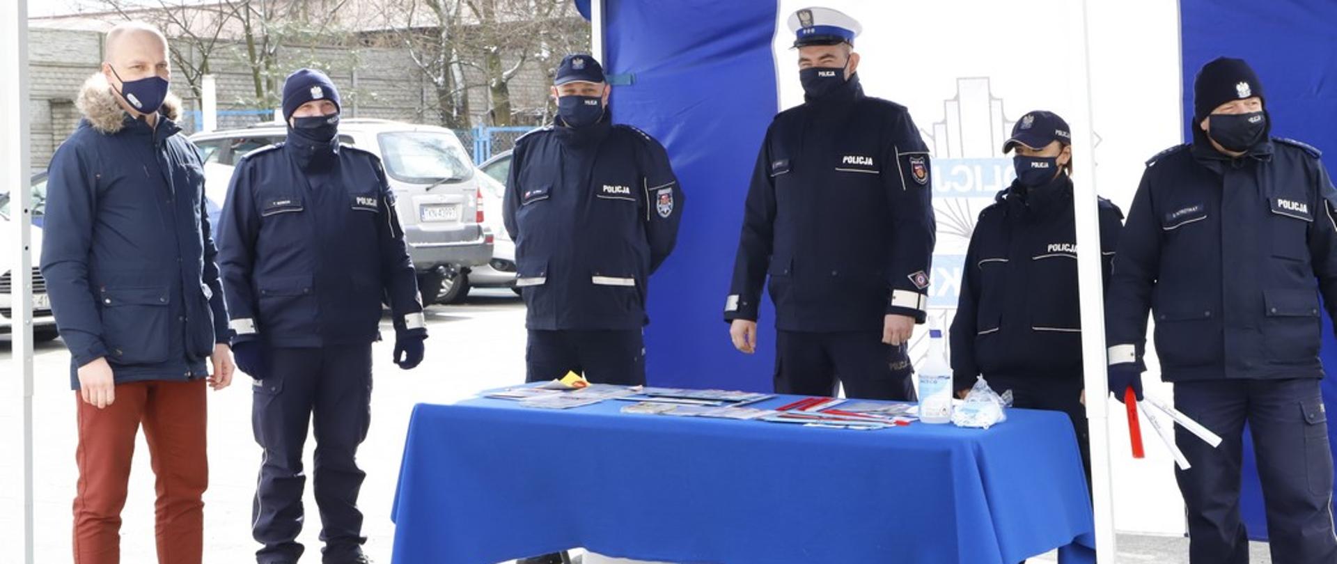 Uczestnicy akcji ze strony Policji i Starostwa