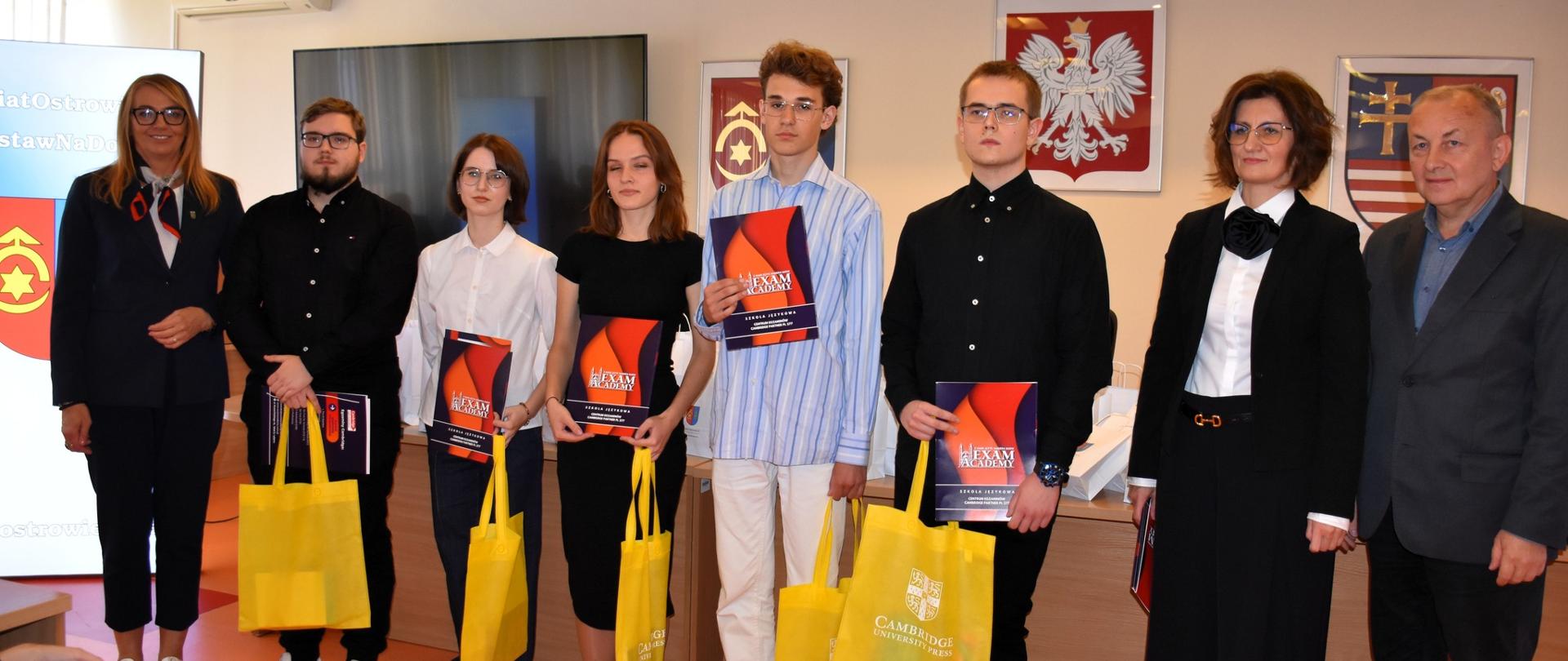 Powiat Ostrowiecki stawia na edukację i inwestuje w przyszłość młodzieży!