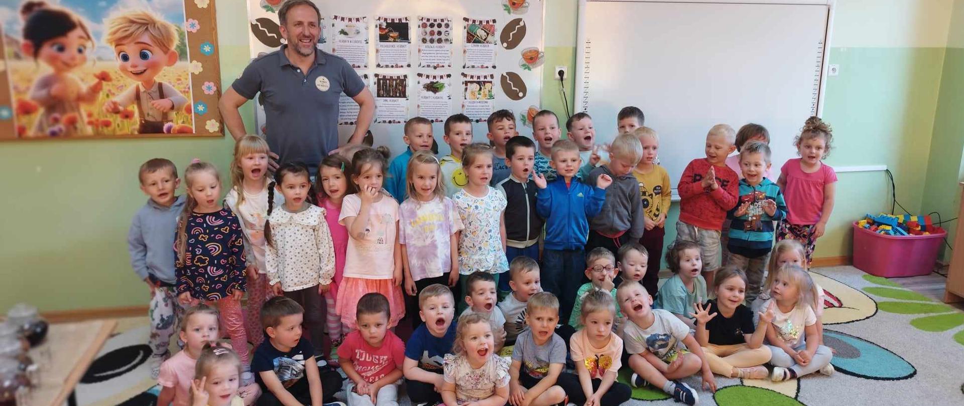 Dzieci podczas spotkania "Niesamowity świat herbaty"
