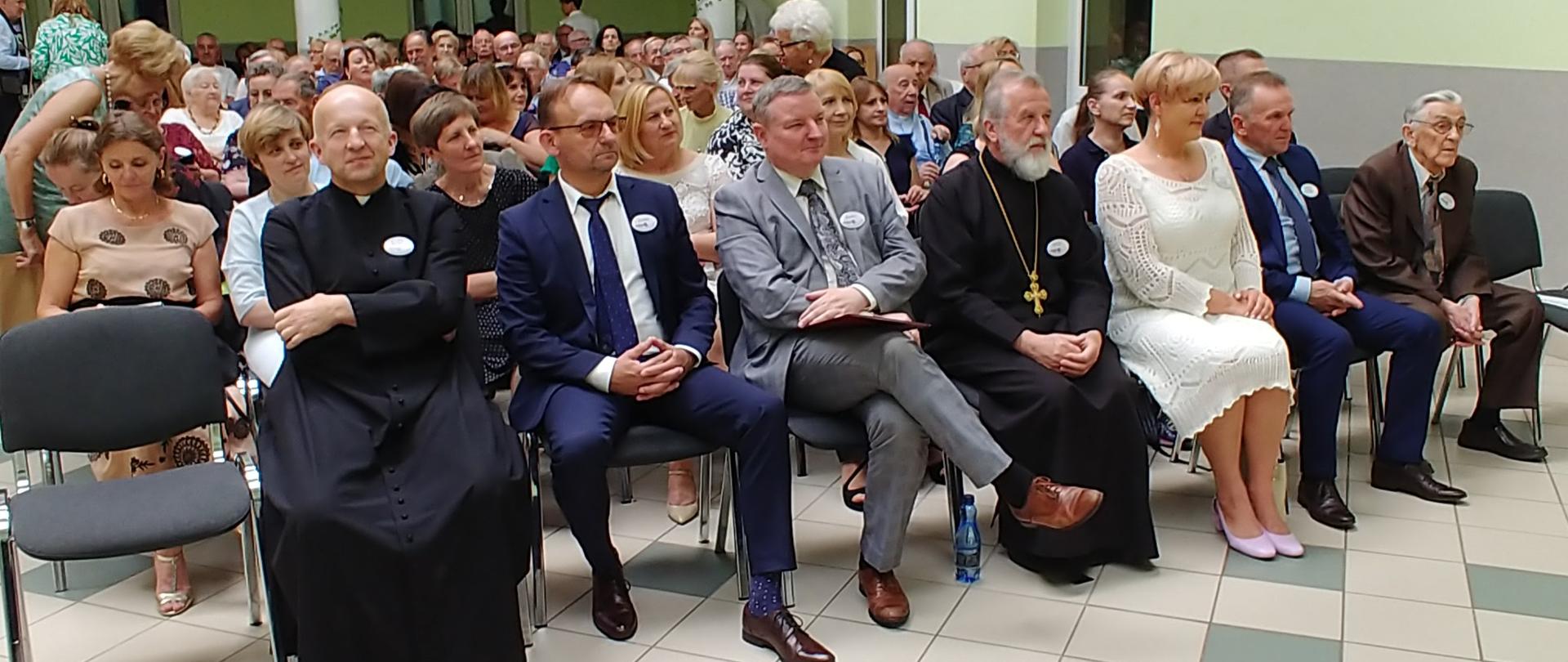 Jednym z gości uczestniczących w XII zjeździe absolwentów I Liceum Ogólnokształcącego im. T. Kościuszki
w Bielsku Podlaskim był wicestarosta Piotr Bożko