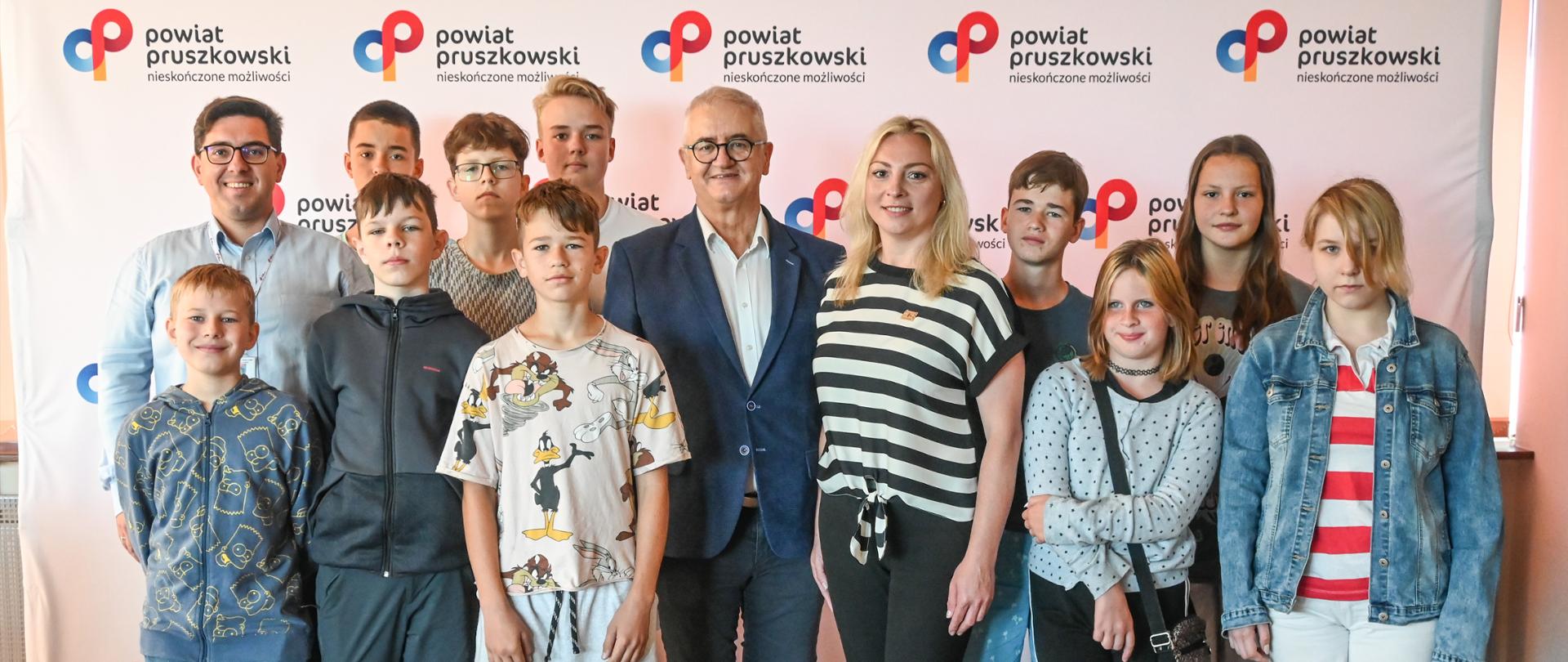 Mali Polacy z Litwy w Starostwie Powiatowym w Pruszkowie