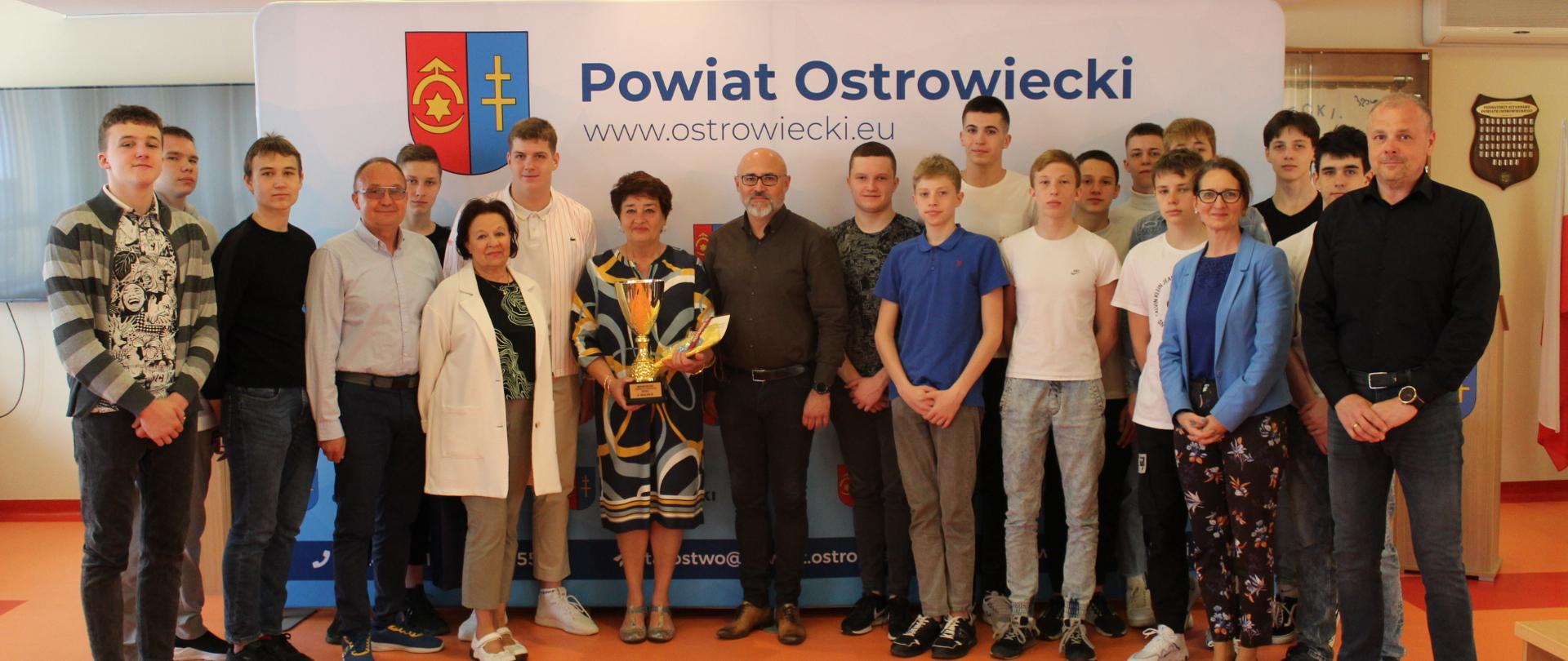Ukraińscy waterpoliści przekazali swoje trofeum staroście