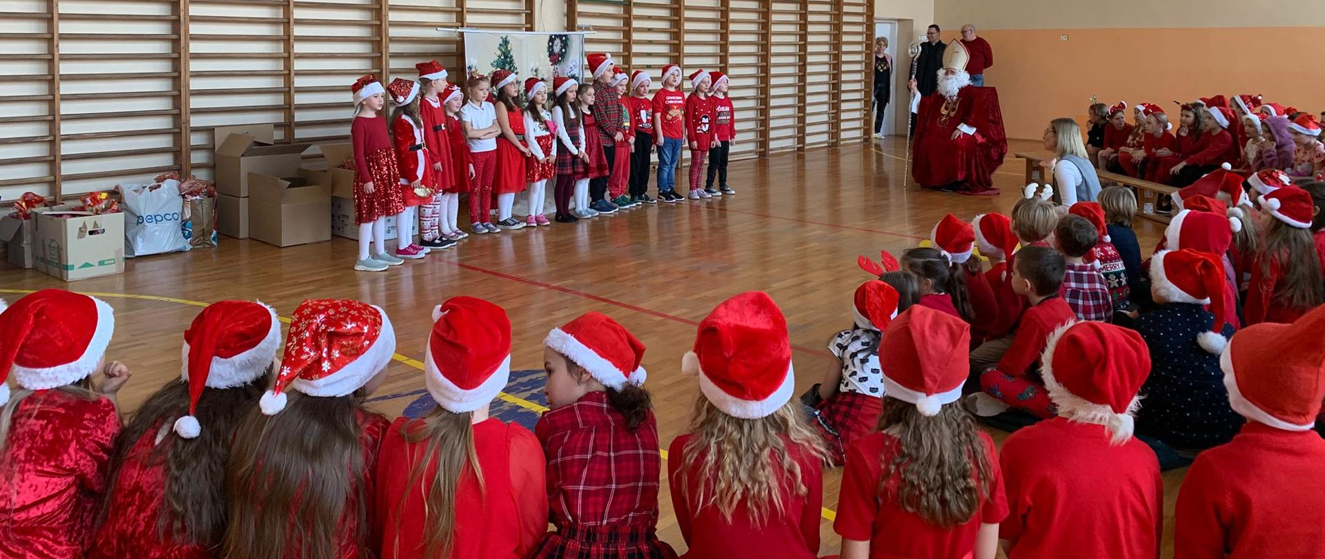 Spotkanie ze Świętym Mikołajem - klasy I - III
