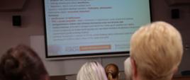 Uczestnicy Forum słuchają wykładu