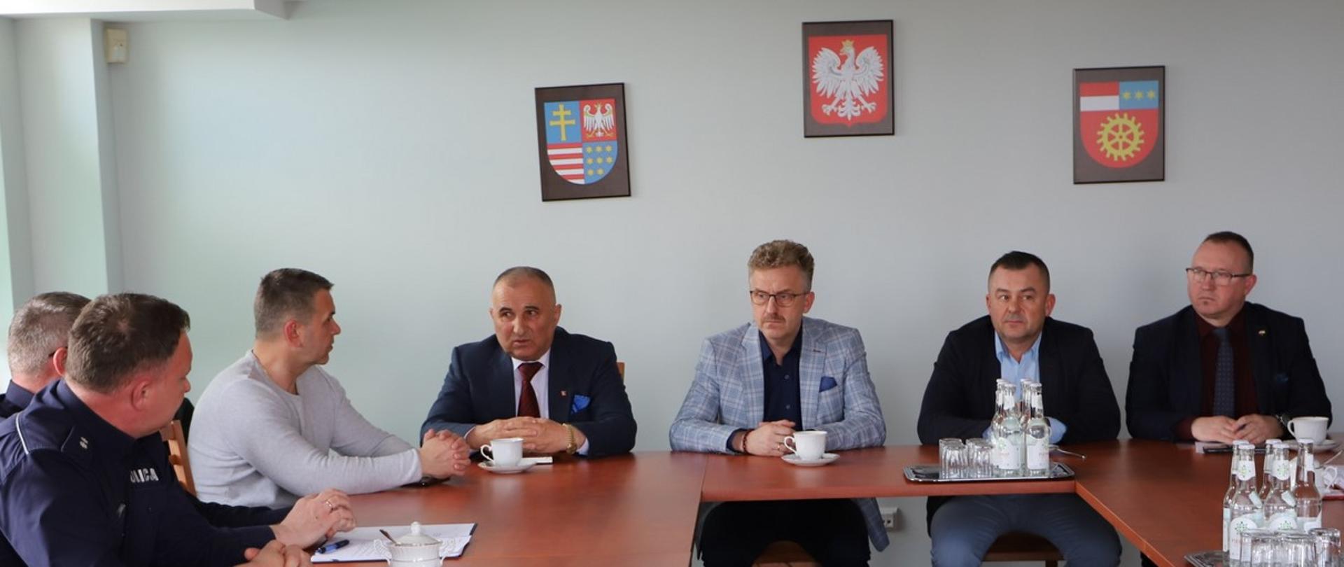 Newralgiczne skrzyżowanie przy Centrum Handlowym – jakie rozwiązanie?!