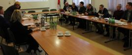 Podczas spotkania w Urzędzie - partnerzy omawiają dotychczas zrealizowane działania