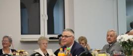 ZŁOTY JUBILEUSZ PAR MAŁŻEŃSKICH - Mieszkańcy przybyli na uroczystość