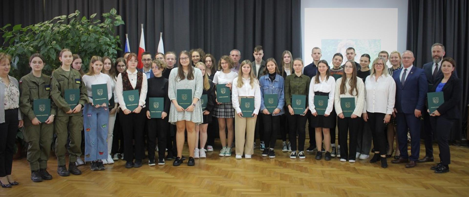 Pamiątkowe zdjęcie uczestników imprezy
