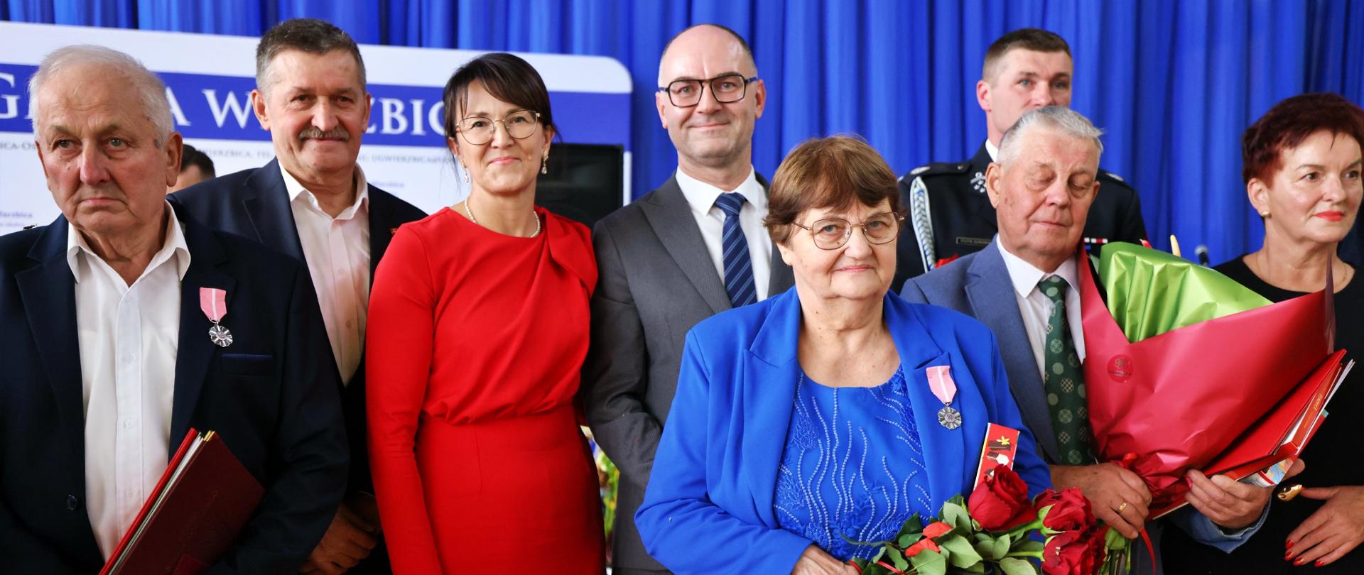 seniorzy podczas uroczystości Dnia Seniora oraz Jubileuszu Długoletniego Pożycia Małżeńskiego