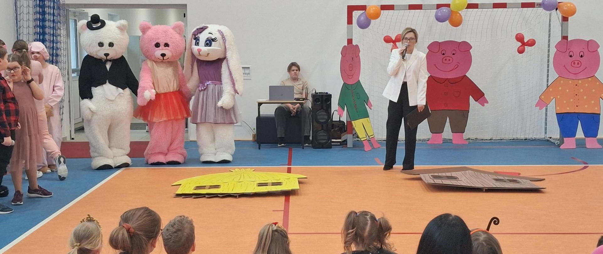 Pani dyrektor wita wszystkich przybyłych