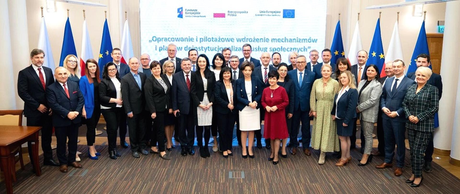 Podpisanie umowy grantowej w siedzibie Ministerstwa Pracy i Polityki Społecznej