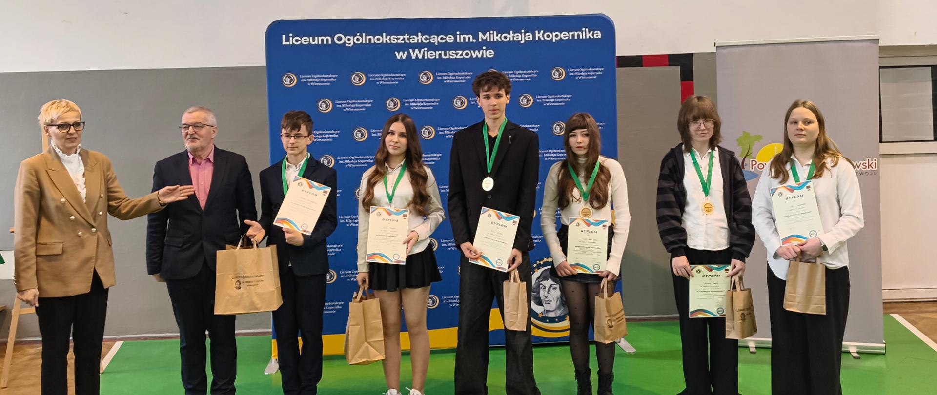 Finaliści powiatowego konkursu Matematyka po angielsku