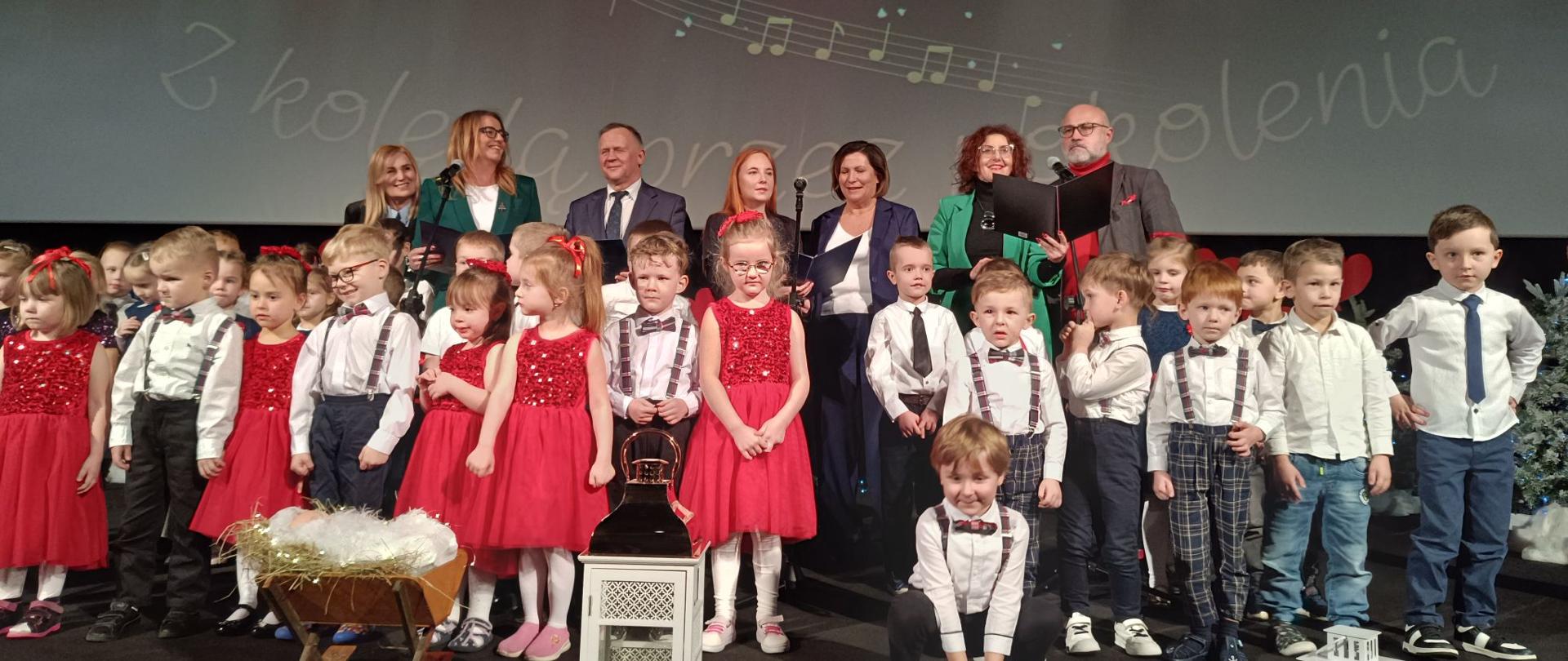 Wspólne kolędowanie Przedszkolaków, nauczycieli, rodziców i przyjaciół Przedszkola Publicznego nr 12 w Ostrowcu Św.