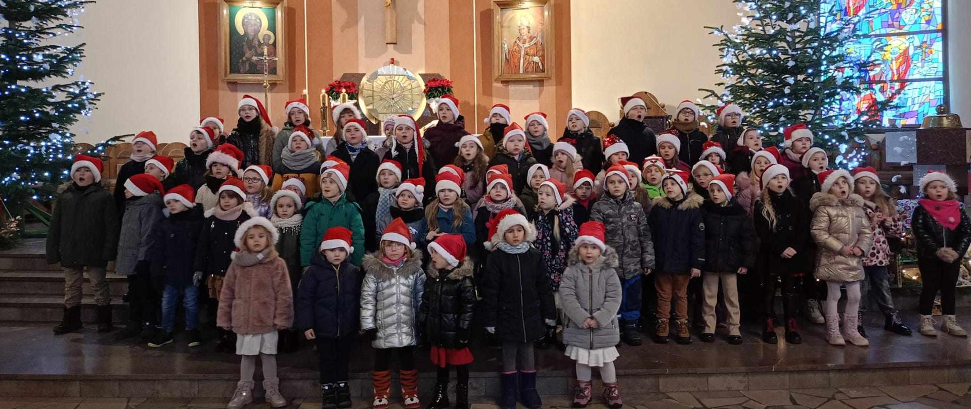 Dzieci podczas występu