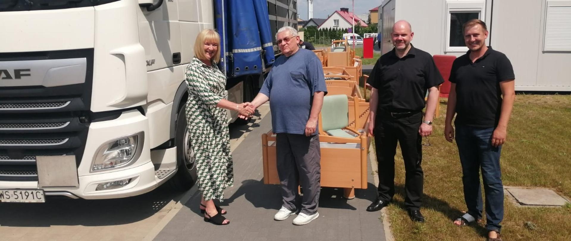 dyrektor szpitala dziękuje Lechowi Markowi za koordynowanie akcji 