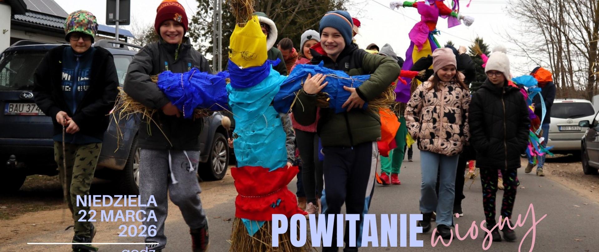 Przez wieś idą dzieci trzymające Marzannę, u dołu data wydarzenia