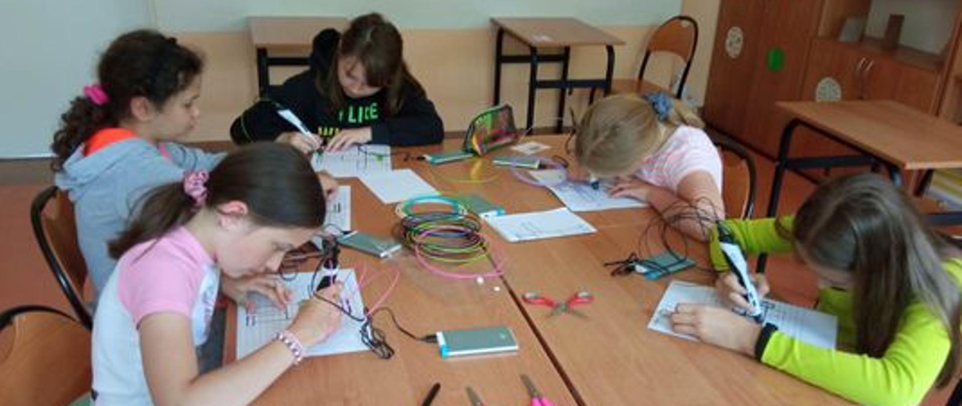 Długopisy 3d w klasie 4 matematyka