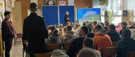 Spotkanie klas IV - VIII z funkcjonariuszami policji - Szkoła Podstawowa im. Jana Pawła II w Żarnowie