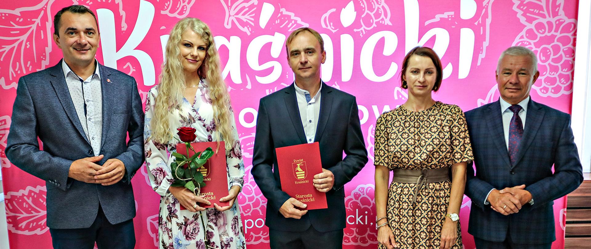 Wręczenie awansu zawodowego dla nauczycieli ze szkół ponadpodstawowych z powiatu kraśnickiego